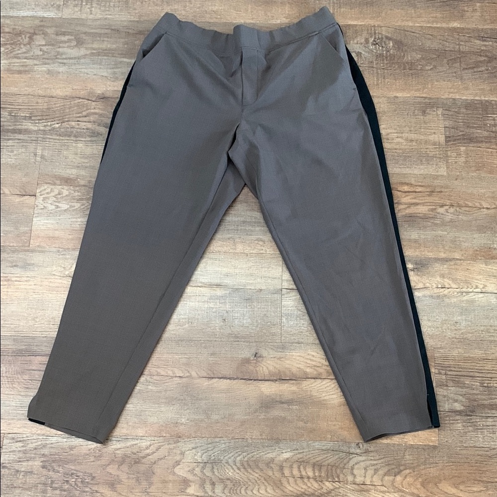 Athleta Brown and Black Cropped Pants